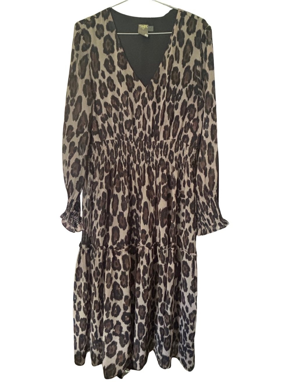 Taylor Dresses v neck Long-Sleeve Leopard Print Chiffon Smocked Midi Dress